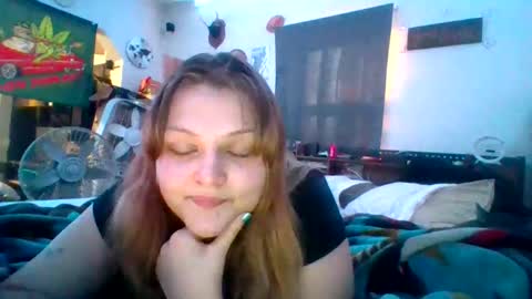 Snapshot of cherrybomb454 chatting on 11/03/25, 01:12 cherrybomb454 online show from 11/03/25, 01:12