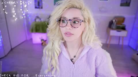 Cherry Crush  online show from 02/25/26, 07:12