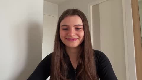 Snapshot of cherryelin chatting on 12/14/24, 06:02 Lina online show from 12/14/24, 06:02