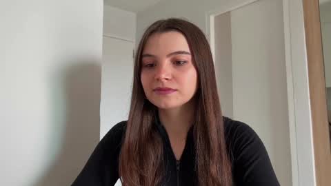 Snapshot of cherryelin chatting on 12/15/24, 04:18 Lina online show from 12/15/24, 04:18