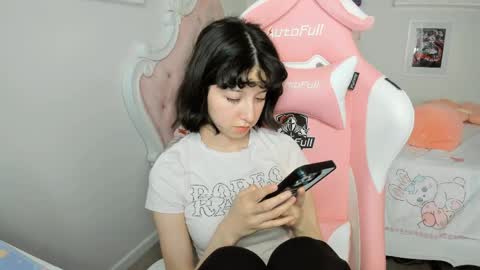 Snapshot of cherrymafer666 chatting on 05/14/26, 04:41 cherrycute666 online show from 05/14/26, 04:41