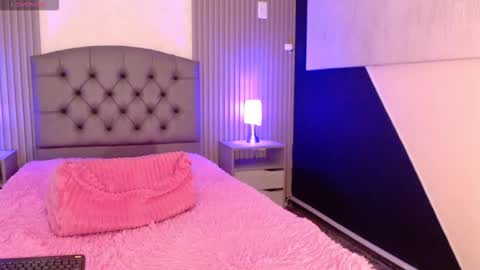 Snapshot of cheryl_hs chatting on 10/15/25, 04:34 Cheryl online show from 10/15/25, 04:34