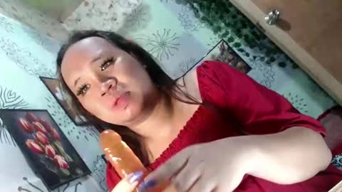 Snapshot of chescahotxxxl chatting on 12/17/24, 03:49 chescahotxxxl online show from 12/17/24, 03:49