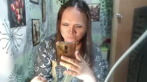 Snapshot of chescahotxxxl chatting on 01/10/25, 12:15 chescahotxxxl online show from 01/10/25, 12:15