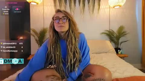 Snapshot of cheviblue chatting on 10/20/25, 04:18 Chevi Blue online show from 10/20/25, 04:18