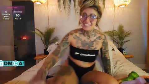 Chevi Blue online show from 12/01/25, 01:38