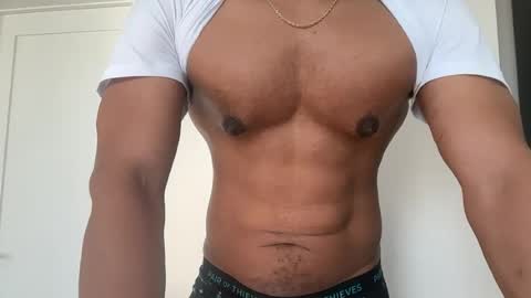 Snapshot of chi_brewster312 chatting on 06/19/26, 02:10 Brewster online show from 06/19/26, 02:10