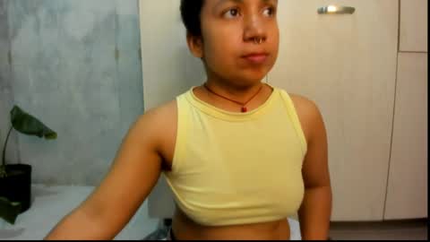 Snapshot of chiarafustox chatting on 05/12/26, 12:30 Chiara fustox online show from 05/12/26, 12:30