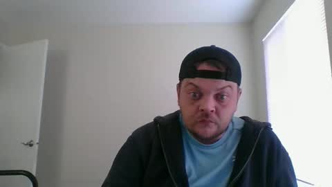 Snapshot of chicago69421 chatting on 10/29/25, 04:42 Kyle online show from 10/29/25, 04:42