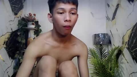 Snapshot of chick_renz chatting on 10/03/25, 05:04 chick_renz online show from 10/03/25, 05:04