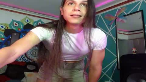 Snapshot of chico_explosivo chatting on 05/01/26, 02:49 chico_explosivo online show from 05/01/26, 02:49