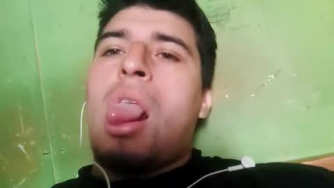 chilehot28 online show from 12/17/25, 01:50