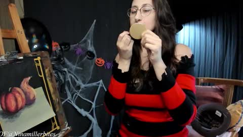 Nina   online show from 10/31/25, 05:14