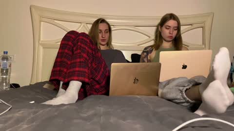 Snapshot of chillgoddess chatting on 12/30/24, 03:35 Goddess Vika - owner of all ur money online show from 12/30/24, 03:35