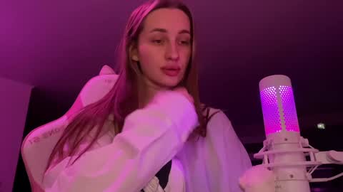 Snapshot of chillgoddess chatting on 01/26/25, 07:09 Goddess Vika - owner of all ur money online show from 01/26/25, 07:09