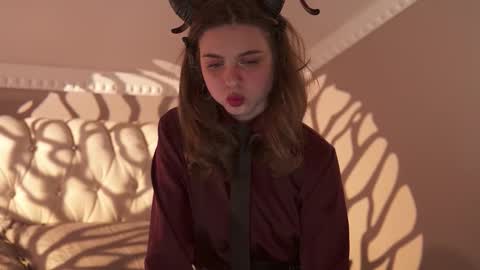 Snapshot of chillpix chatting on 10/31/25, 04:08 Hanna online show from 10/31/25, 04:08