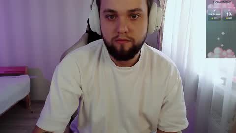 Snapshot of chilly__willy chatting on 03/13/26, 10:44 Mark online show from 03/13/26, 10:44