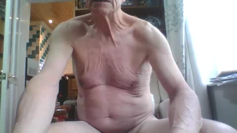 chipper341596 online show from 04/11/26, 08:07