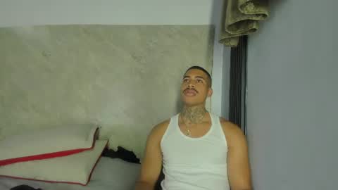 Snapshot of chirshot21_ chatting on 06/09/26, 12:39 Chris online show from 06/09/26, 12:39