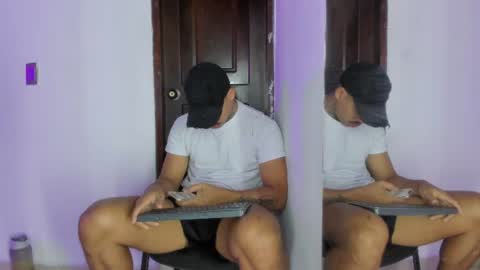 Snapshot of chirshot21_ chatting on 07/15/26, 12:21 Chris online show from 07/15/26, 12:21