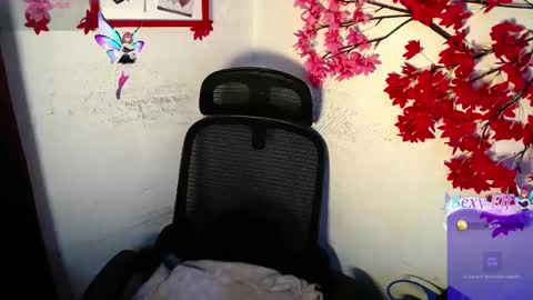 Snapshot of chleo_rosse chatting on 06/04/26, 12:11 chleo_rosse online show from 06/04/26, 12:11