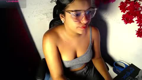 Snapshot of chleo_rosse chatting on 06/14/26, 03:03 chleo_rosse online show from 06/14/26, 03:03