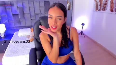 Chloe online show from 03/11/25, 11:23