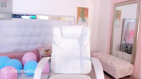Chloe online show from 09/18/25, 11:56
