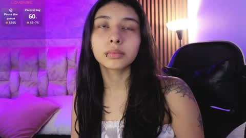 chloe_bluee_ online show from 04/18/26, 11:03
