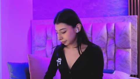 chloe_bluee_ online show from 04/30/26, 11:05