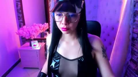 Snapshot of chloe_crysstal chatting on 07/01/26, 11:45 Chloe online show from 07/01/26, 11:45