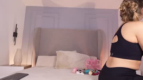 Chloe online show from 07/04/26, 01:06