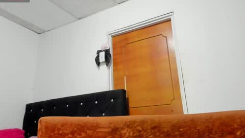 Snapshot of chloe_evanx_ chatting on 01/06/25, 07:02 Chloe Evanx  online show from 01/06/25, 07:02