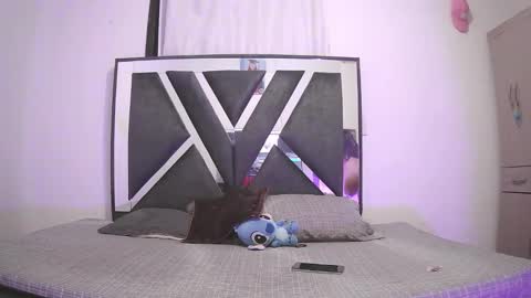 Chloe and Danna online show from 01/06/26, 03:32