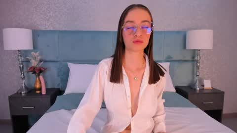 chloe_key online show from 05/10/26, 04:01