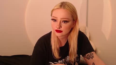 Snapshot of chloe_levine chatting on 09/10/25, 11:16 Chloe Levine online show from 09/10/25, 11:16