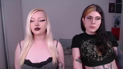Snapshot of chloe_levine chatting on 04/12/26, 11:21 Chloe Levine online show from 04/12/26, 11:21