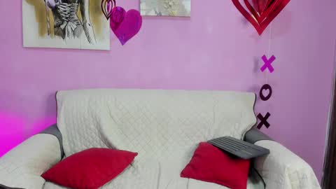 chloe online show from 02/14/25, 02:33