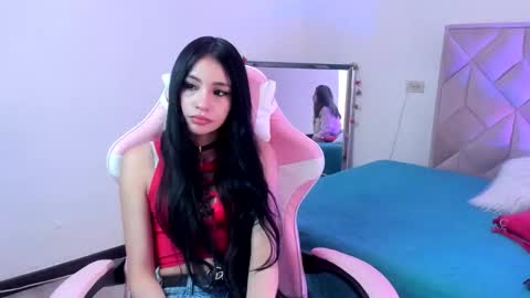 Snapshot of chloe_miller_7 chatting on 03/03/26, 08:15 Chloe online show from 03/03/26, 08:15