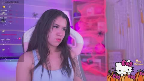 CLOE  online show from 10/24/25, 09:33