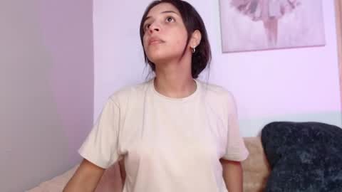 chloe_peach_ online show from 05/05/26, 12:35