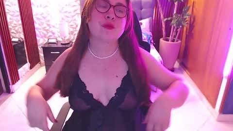 chloe_prg online show from 02/11/25, 03:18