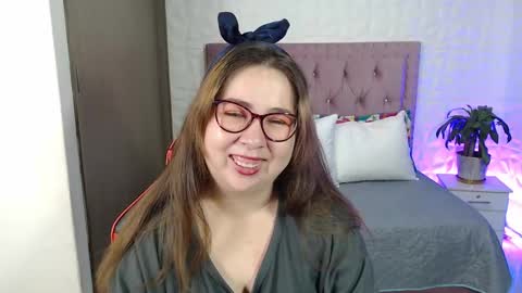 chloe_prg online show from 02/22/25, 12:51