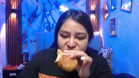 chloe_smith5 online show from 02/23/26, 01:08