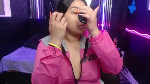 chloe_smith5 online show from 05/22/26, 02:01