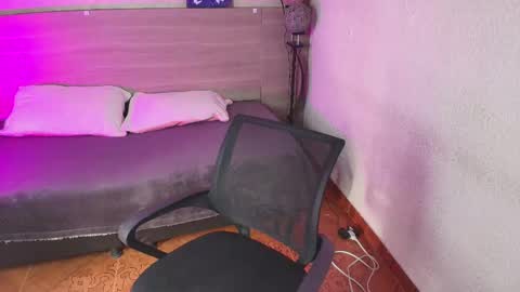Snapshot of chloe_stark_ chatting on 05/20/26, 12:22 chloe_stark_ online show from 05/20/26, 12:22
