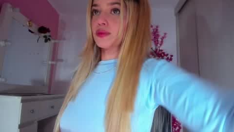 Chloe Miller  online show from 04/22/26, 12:35