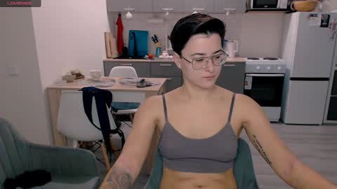 Snapshot of chloe_x_ chatting on 01/09/25, 10:20 Eva and Sandra online show from 01/09/25, 10:20