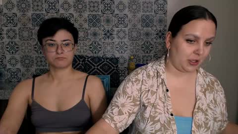 Snapshot of chloe_x_ chatting on 02/08/25, 07:38 Eva and Sandra online show from 02/08/25, 07:38