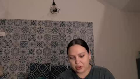 Snapshot of chloe_x_ chatting on 02/09/25, 07:09 Eva and Sandra online show from 02/09/25, 07:09